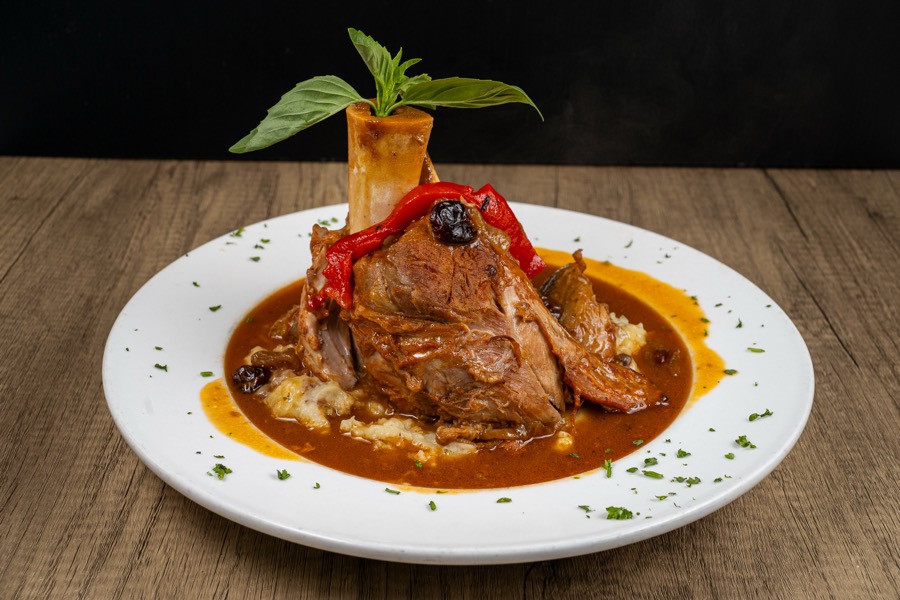 Ossobuco with red pepper and basil